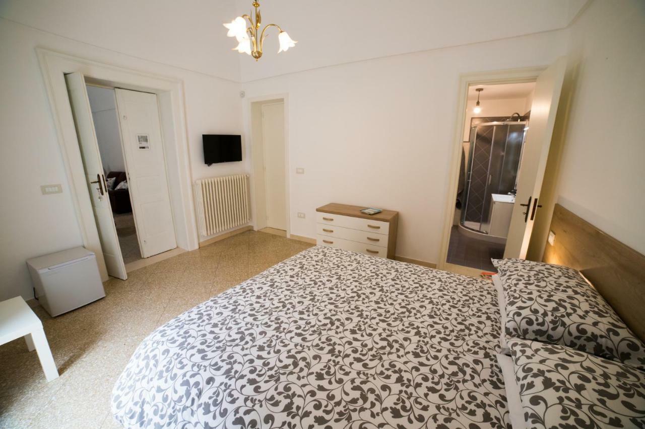 B&B Le Volte Bianche Ostuni Bagian luar foto